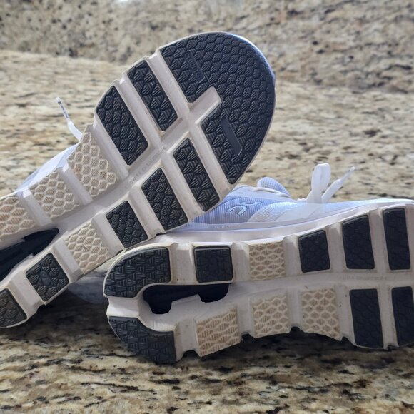 On Cloud Cloudrunner Womens Sz 7 Sneakers Running Show OC - Picture 5 of 8